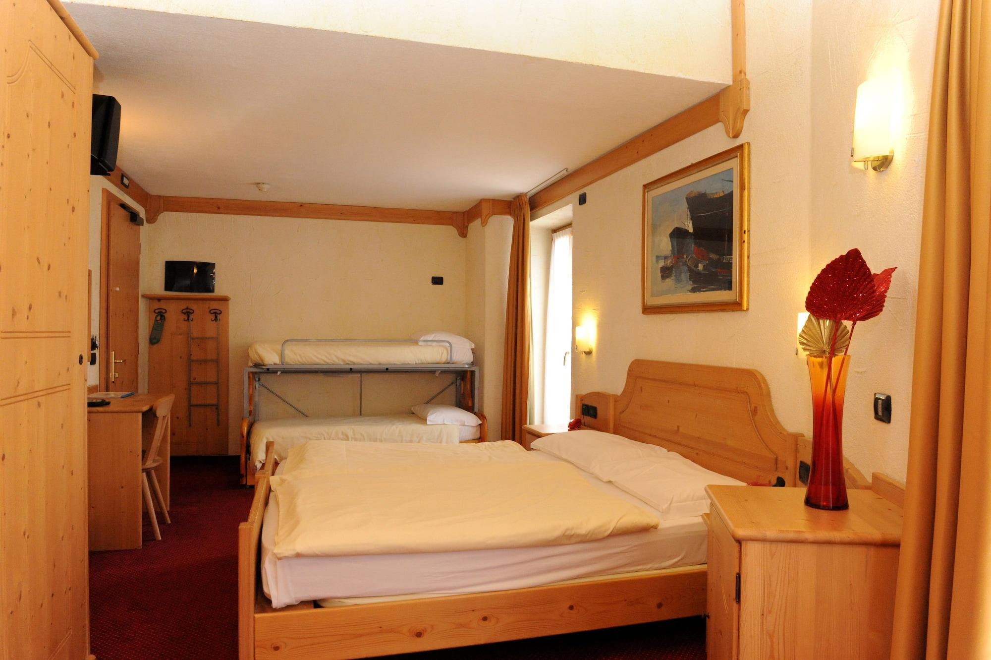 Hotel Helvetia Livigno Exterior photo