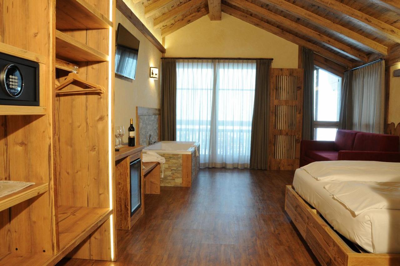 Hotel Helvetia Livigno Exterior photo